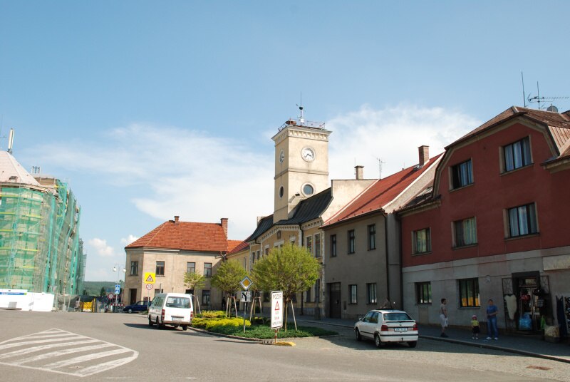 Doln� Bousov