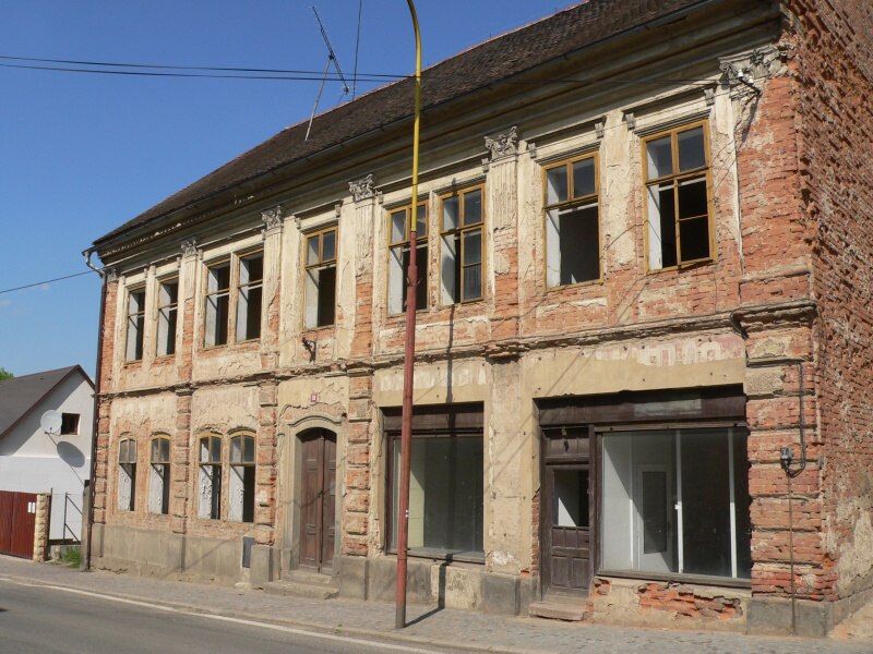 Doln� Bousov